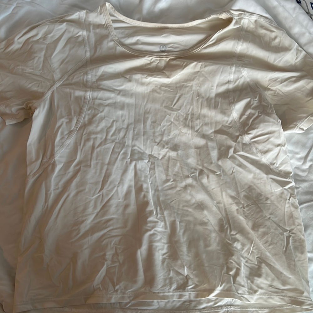 Lululemon white cropped workout too size 4